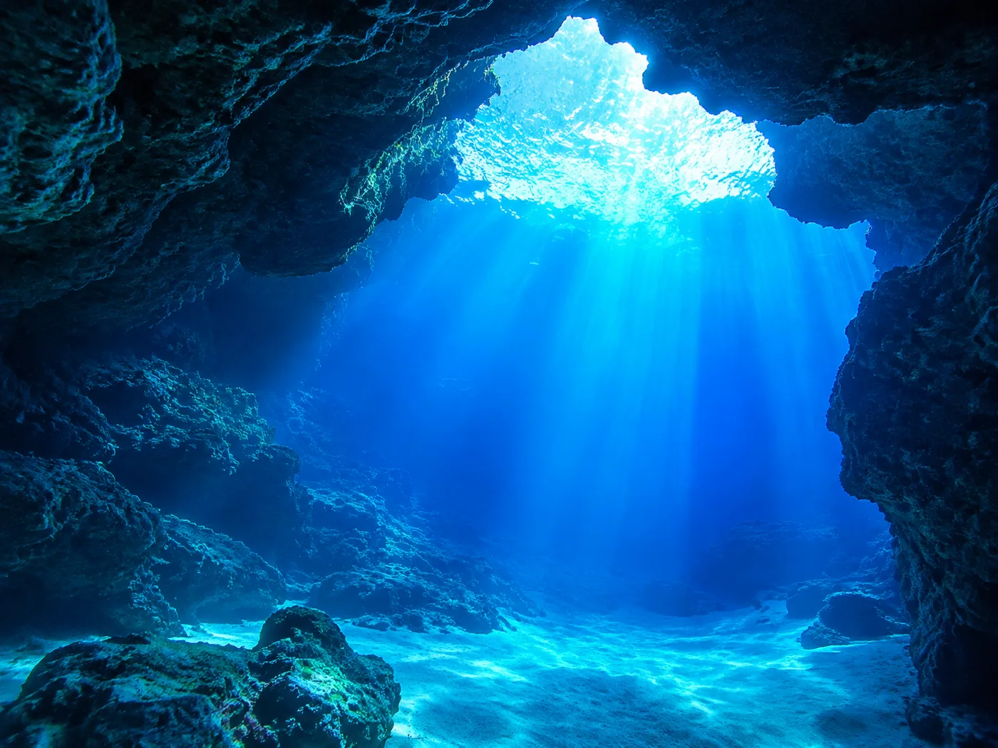 How light enters the Blue Grotto through the submerged opening